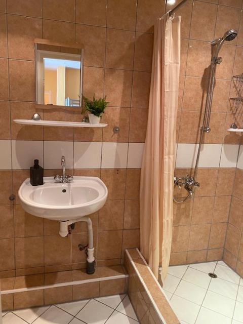 Kuru Guest House מראה חיצוני תמונה